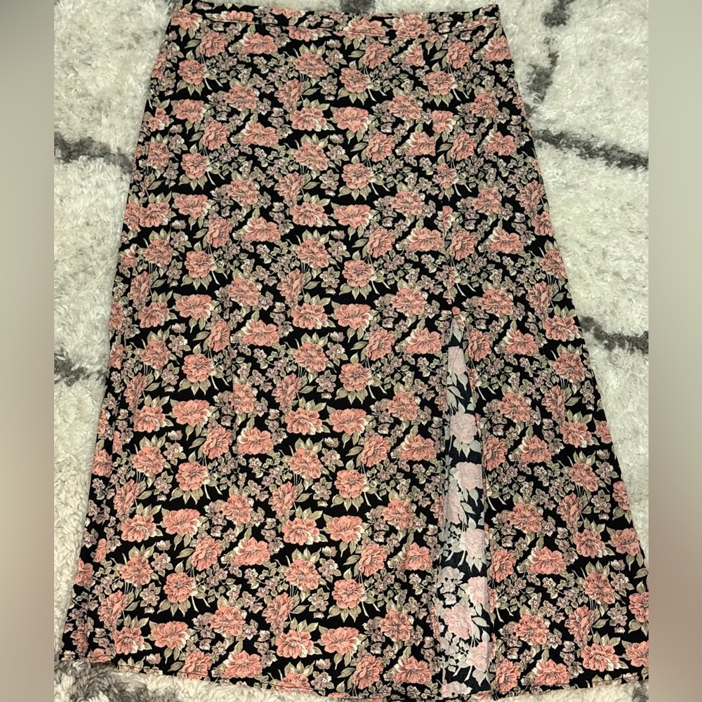 American Eagle Outfitters Black Floral A-Line Skirt with Peach Flowers